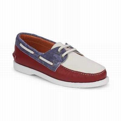 chaussure bateau avec costume